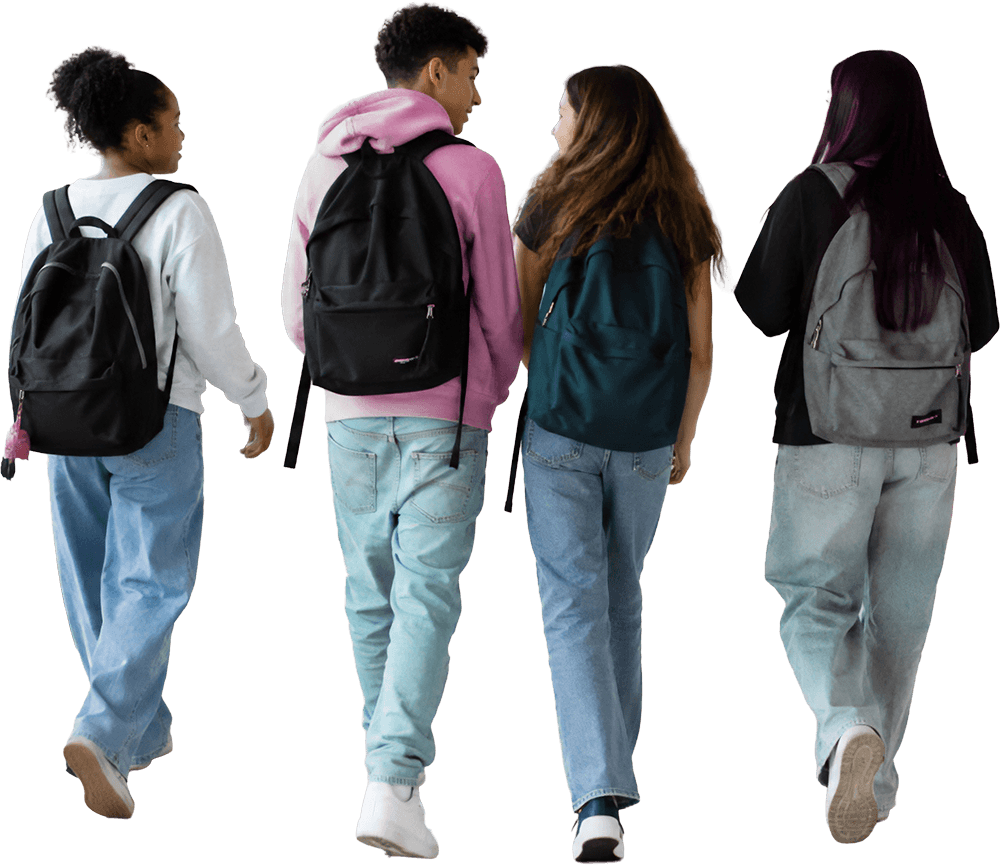Studenten lopen samen door de gang